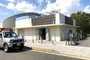 【台風21号】さやか公園防災備蓄倉庫でブルーシートを配布しています