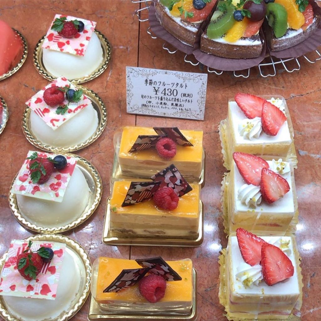 大阪狭山市駅のすぐ近くにあるフランス菓子処「Petite-Peche(プティトゥ・ペッシュ)」に行ってきました (1)