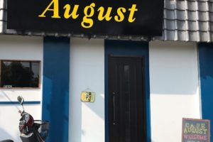 Bar August