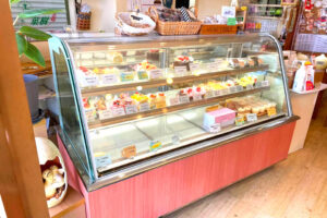 【西山台3丁目】陶器山ロールが人気！洋菓子店「デセール菓樹(かじゅ)」に寄ってきました (6)