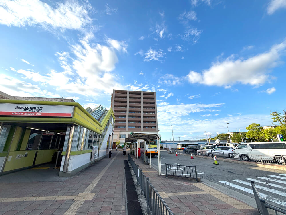 金剛駅前の風景が一変！三井住友銀行跡地に広がる『ひと夏の空』!!
