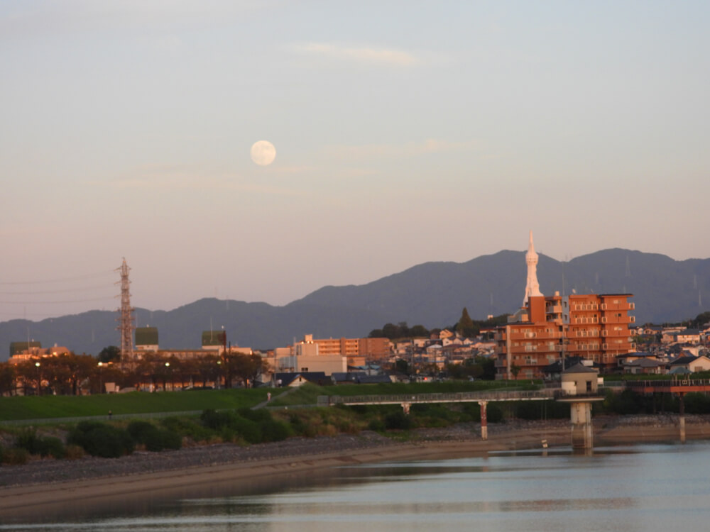 【秋の風景】狭山池の夜空を彩るお月様「中秋の名月」（2025年10月6日 ） (1)