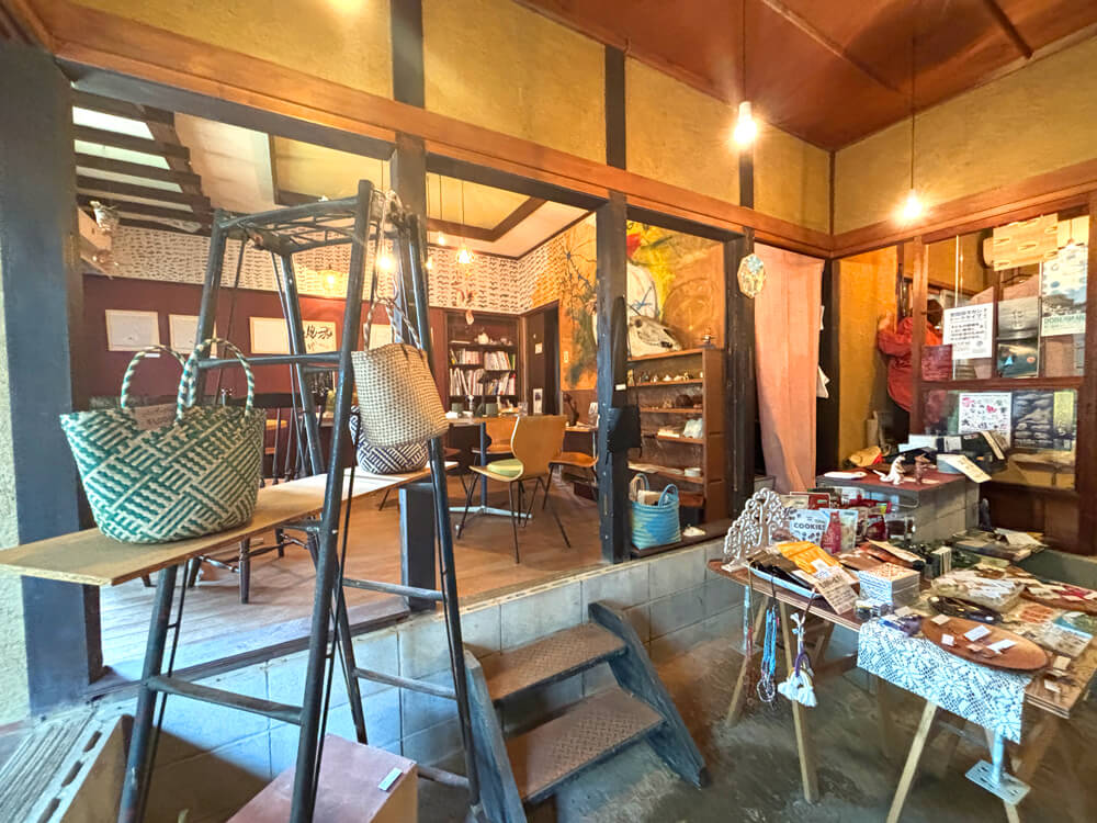 【まるで秘密基地！？】築50年の古民家をリノベ！堺市中区のカフェ&コミュニティースペース「ツバメroof」で、ランチをいただきました！ (8)