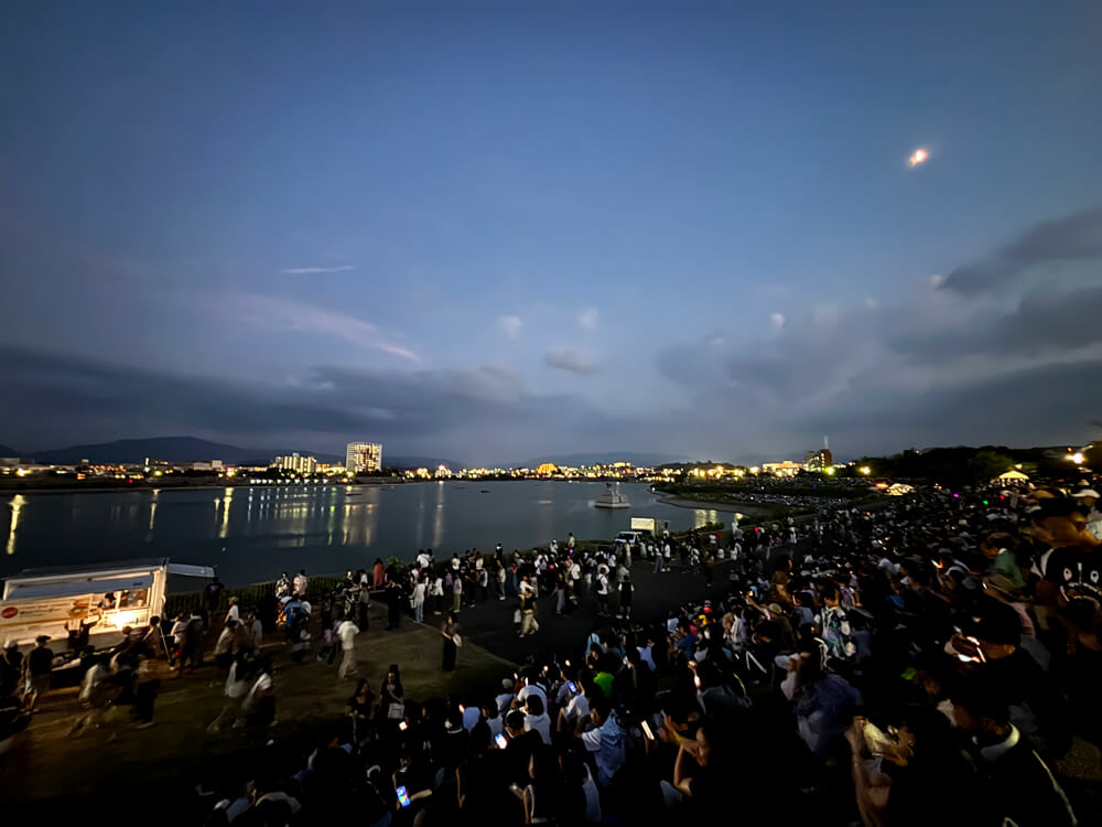 【2026年8月1日】狭山池で花火・60台以上のキッチンカーも!「桜まつり-サマーブロッサムナイトin狭山池2026」開催-(1)