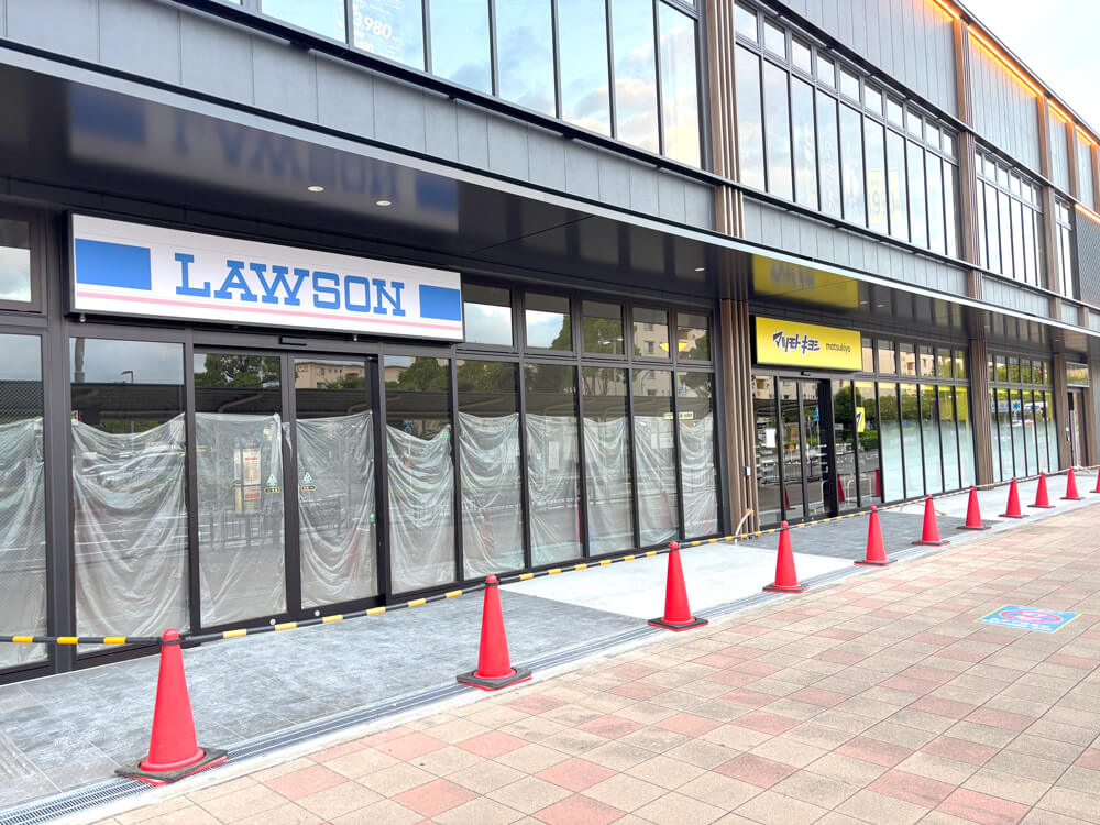 【続報】金剛駅東出口すぐの新しい建物1階に「ローソン」がオープンするようです! (8)